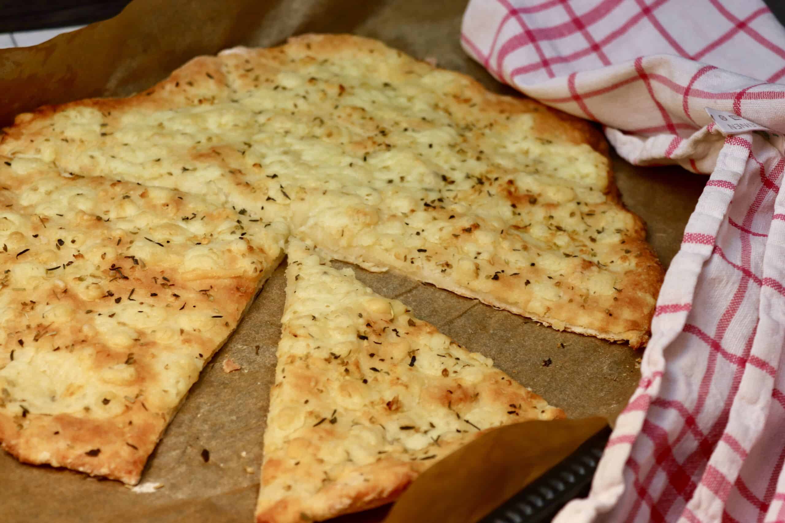 Knobibrot auf einem Backblech