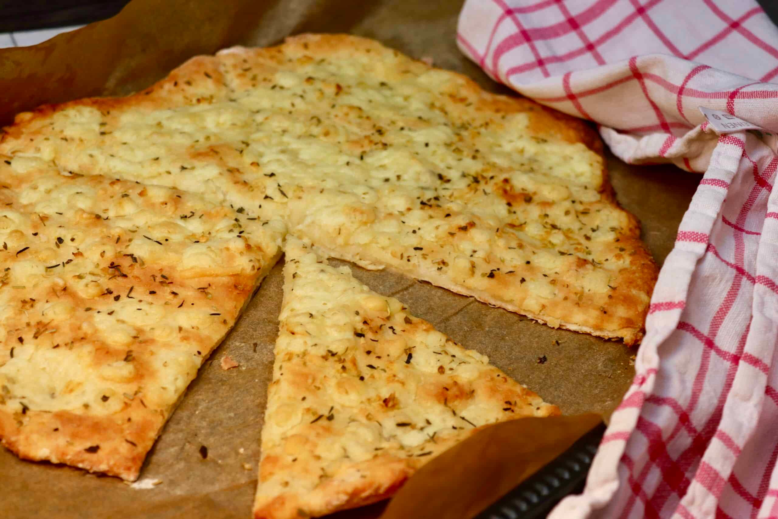 Knobibrot auf einem Backblech