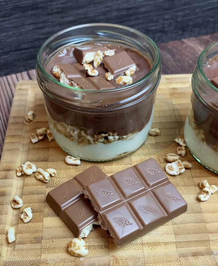 Kinder Country-Dessert im Glas